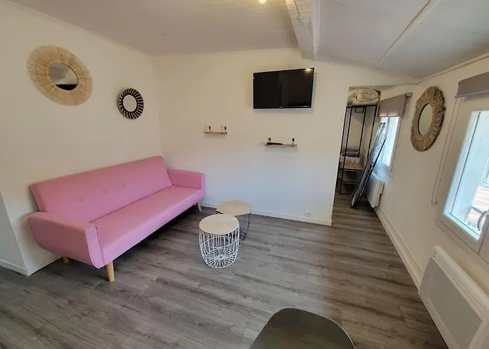 Fully Equipped Apartment 2 To 4 Beds