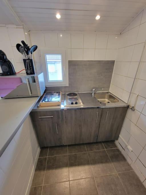 Fully Equipped 2 To 4 Beds *