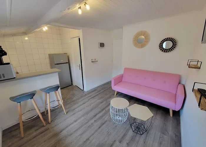 Fully Equipped Apartment 2 To 4 Beds
