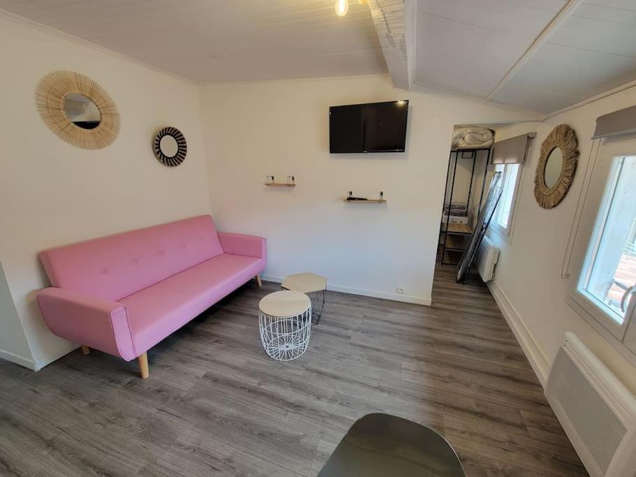 Fully Equipped 2 To 4 Beds