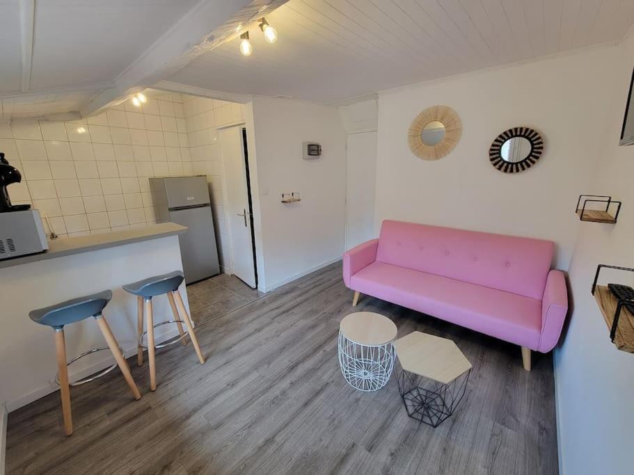Fully Equipped 2 To 4 Beds *
